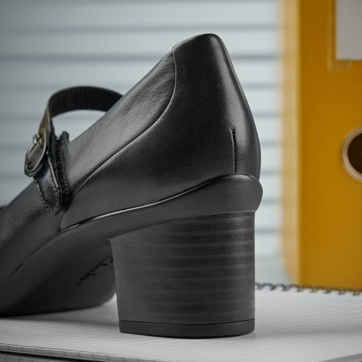 Clarks Smart Buy / Shaya Jane Black Leather