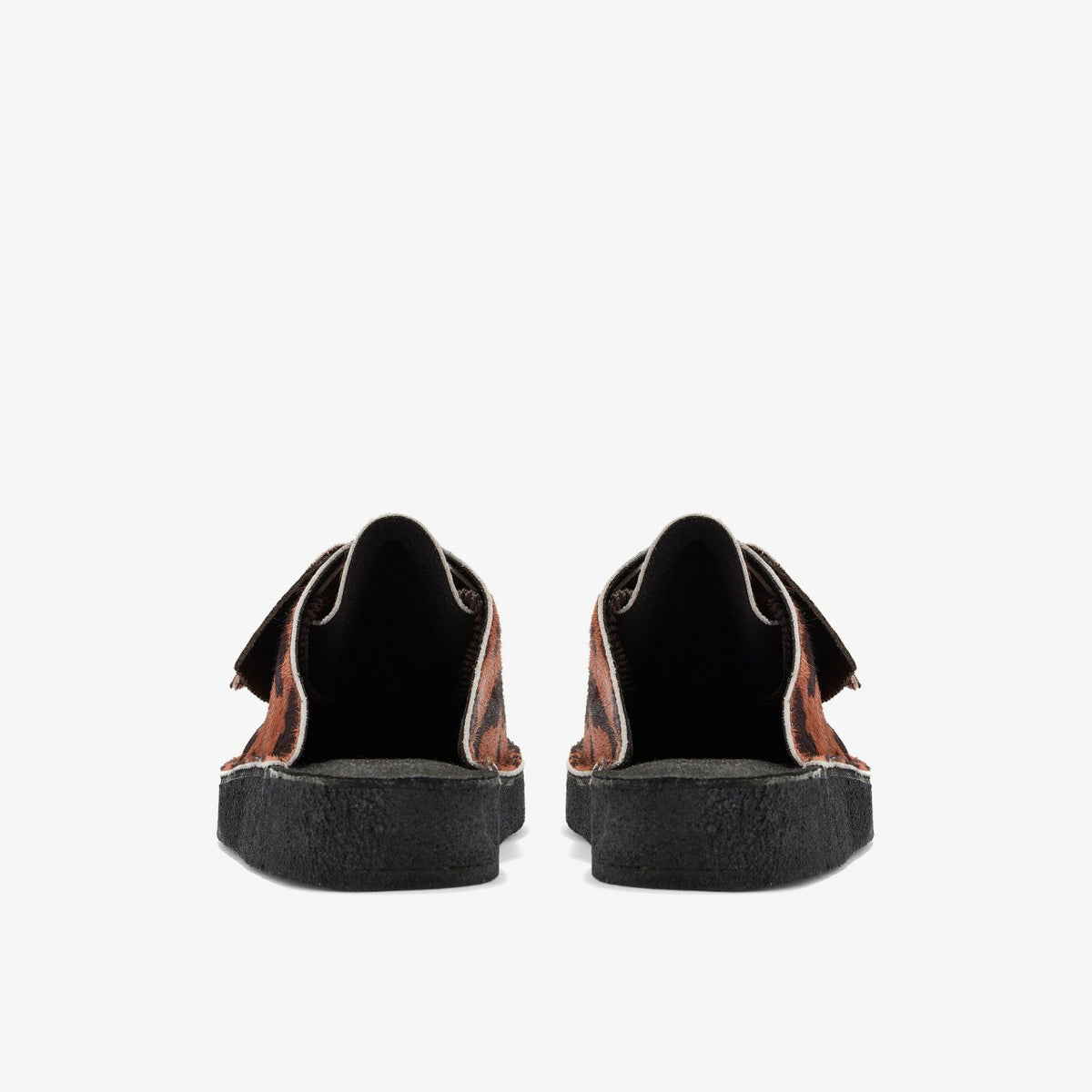 Clarks Sale / Desert Nomad Mule Brown Cow Print