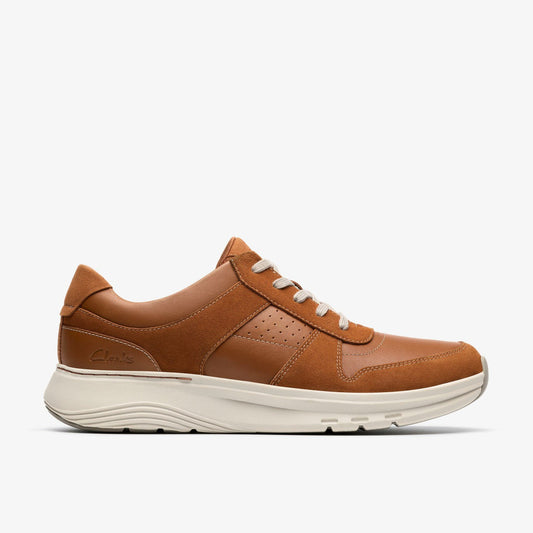 Clarks Exclusive / Motion Trek Go Tan Combination