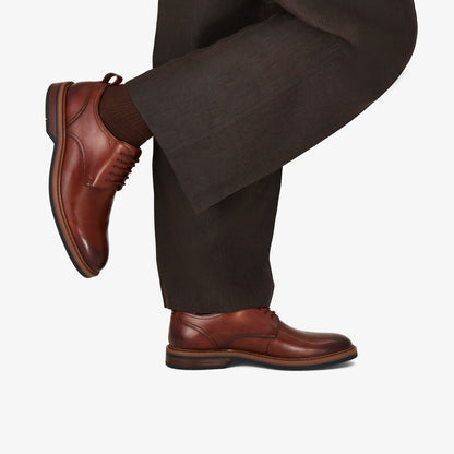 Clarks Featured / Aldwin Lace Tan Leather