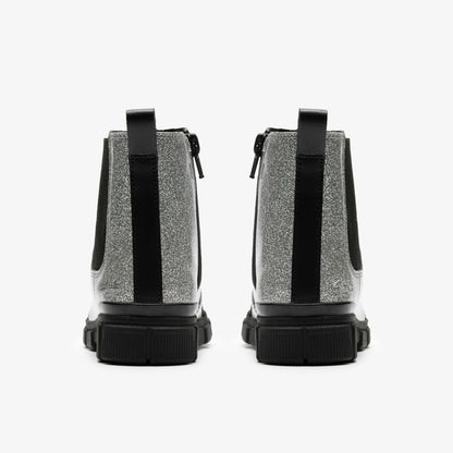 Clarks Featured / Evyn Chelsea Kid Silver Patent