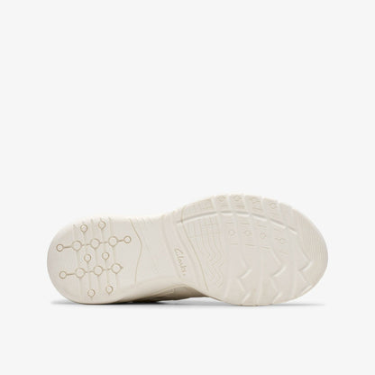 Clarks Trending / Feather Pace Older White