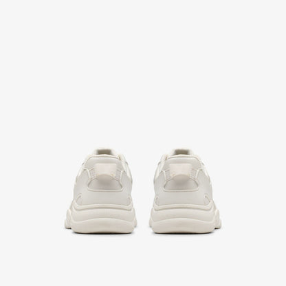 Clarks Trending / Feather Pace Older White