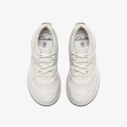 Clarks Trending / Feather Pace Older White