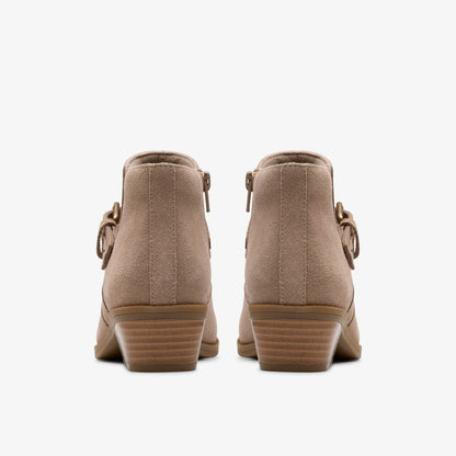 Clarks Classic / Danyelle Wish Light Taupe Suede