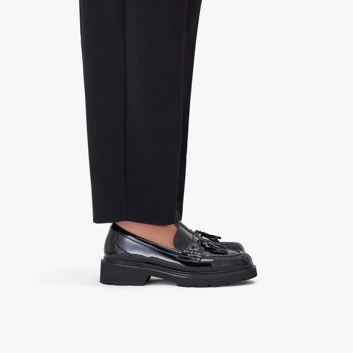 Clarks Sale / Lauryl Tassel Black Patent