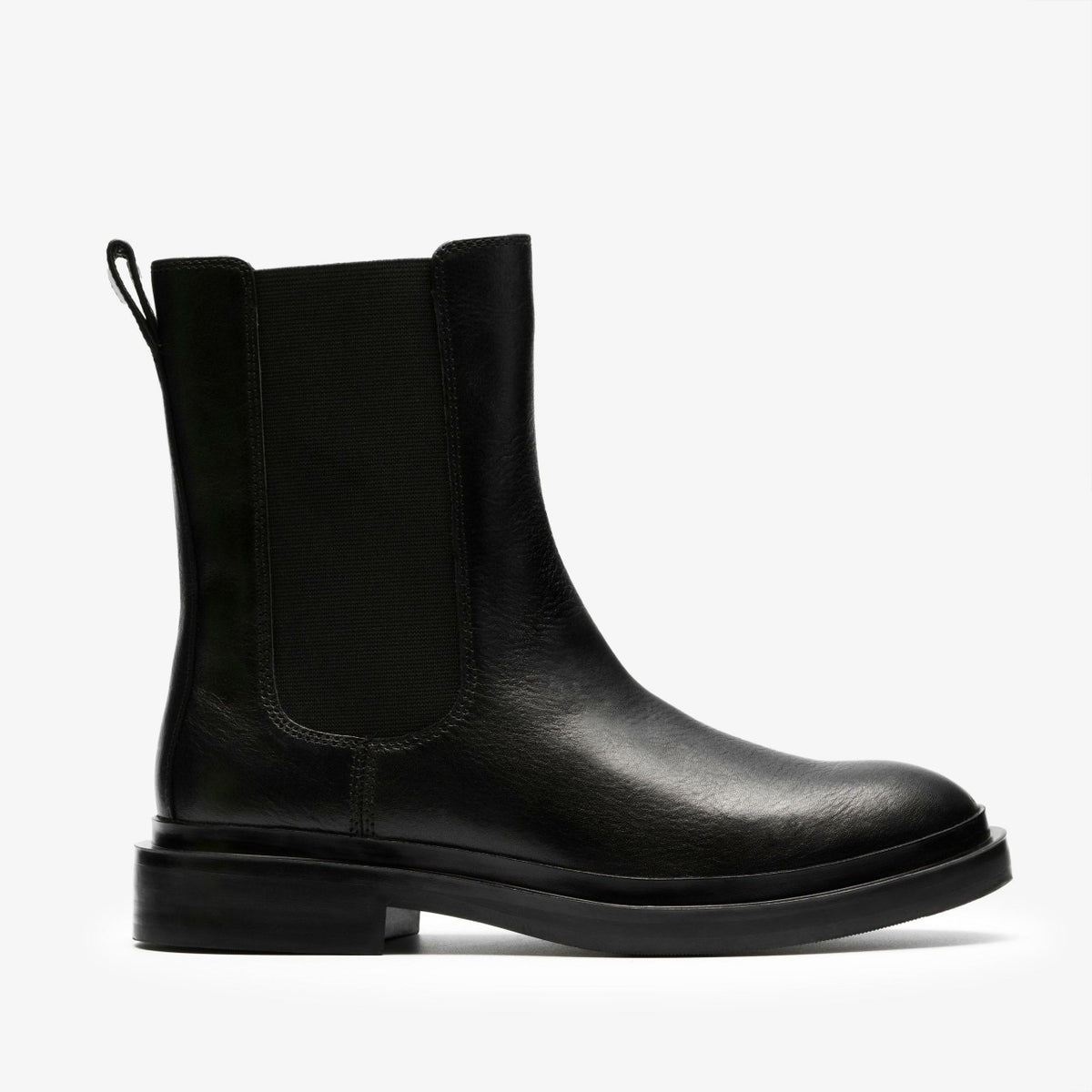 Clarks New / Previa Top Black Leather