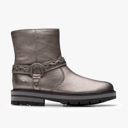 Clarks Sale / Prague Shine Kid Pewter Metallic