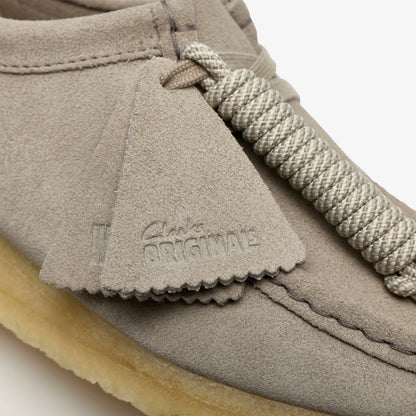 Clarks Sale / Wallabee Pale Grey Suede