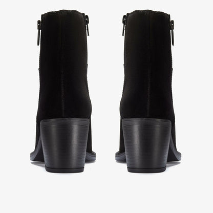 Clarks Latest / Jesse Zip Black Suede
