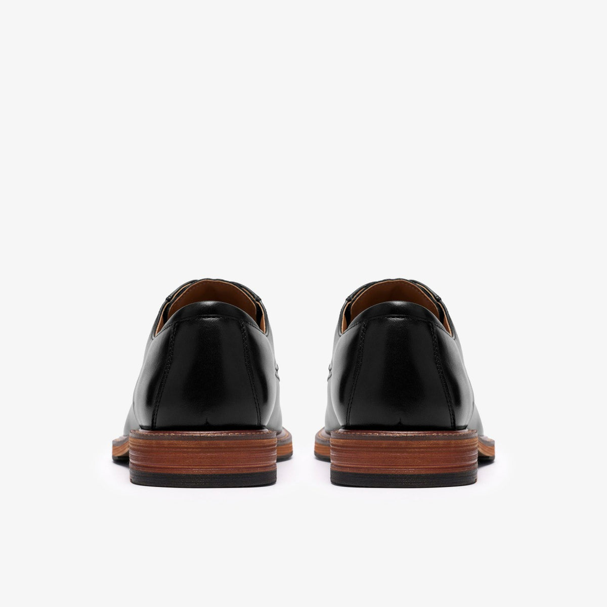 Clarks Sale / Craft Emile Black Leather