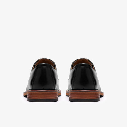 Clarks Sale / Craft Emile Black Leather